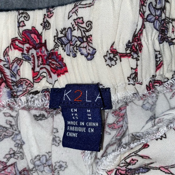 Super cute F21 pattern shorts - Picture 3 of 4